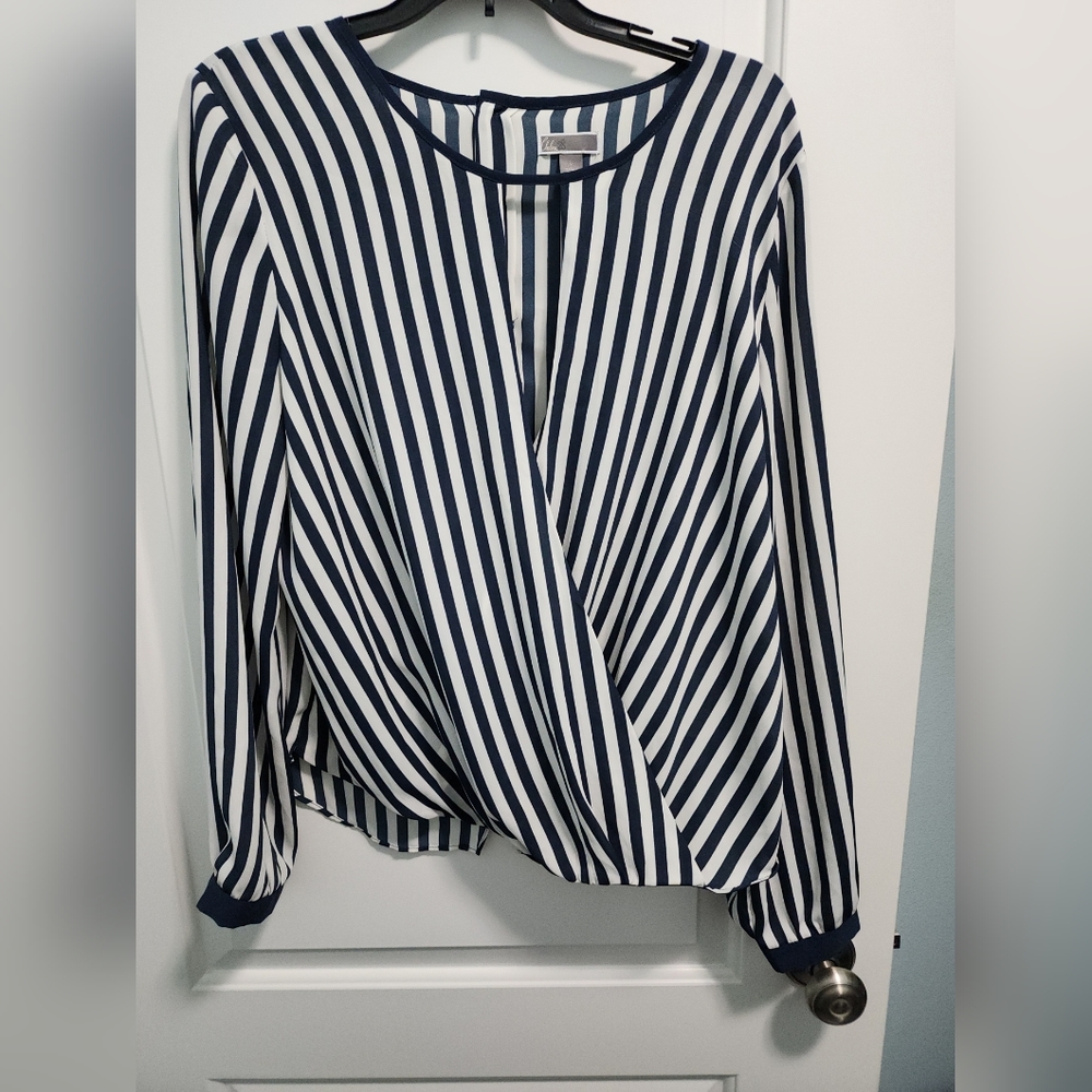 Chelsea navy blue and white Stripe wrap shirt sz L